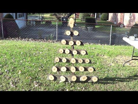 Pallet Christmas tree with ornaments