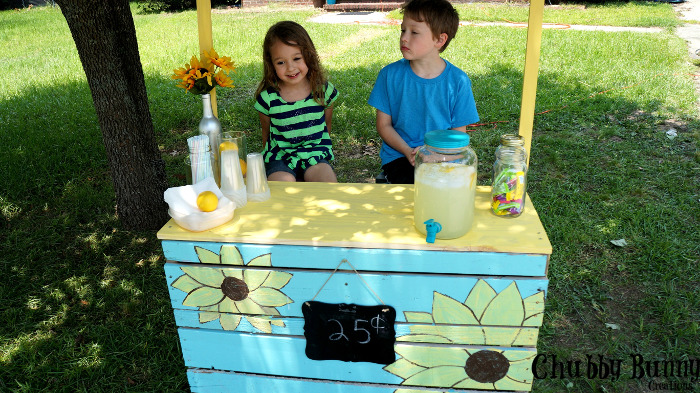 Pallet Lemonade Stand.jpg