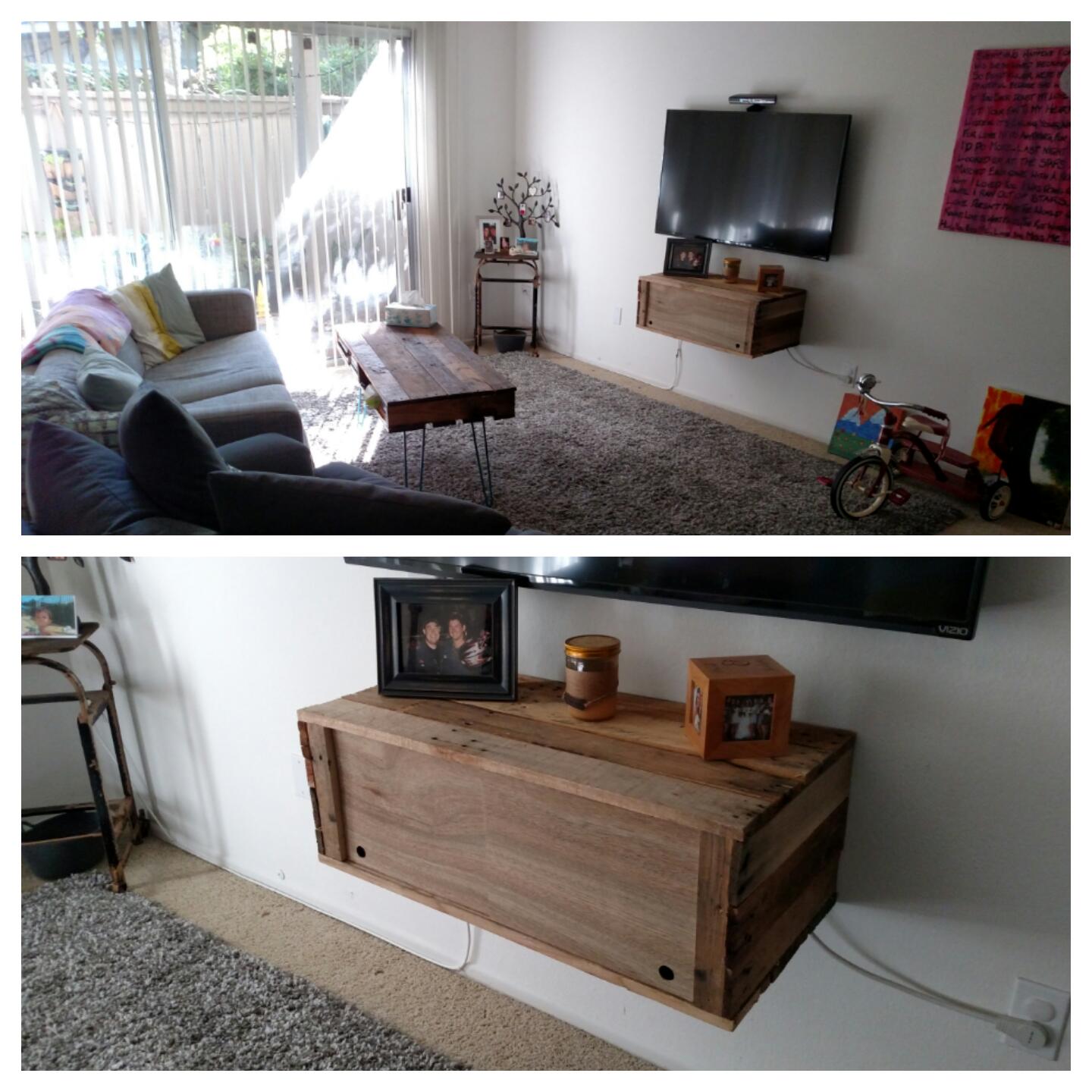 Pallet TV Shelf.jpg