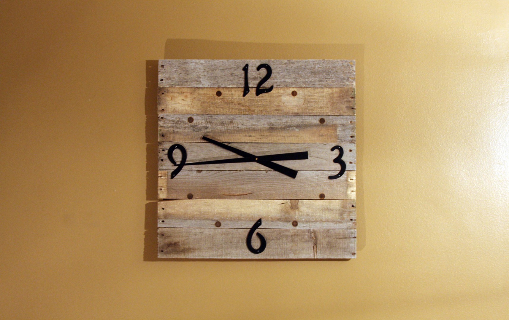 Pallet Wall Clock.jpg