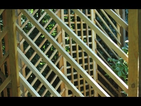 Pallet Wood Garden Trellis Arbor 2 Trellis Panels and Door. Bricolaje gazebo palets 2 Gazebo 2