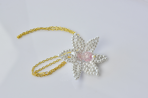 Pandahall Tutorial on How to Make a White Pearl Flower Pendant Necklace600400.jpg