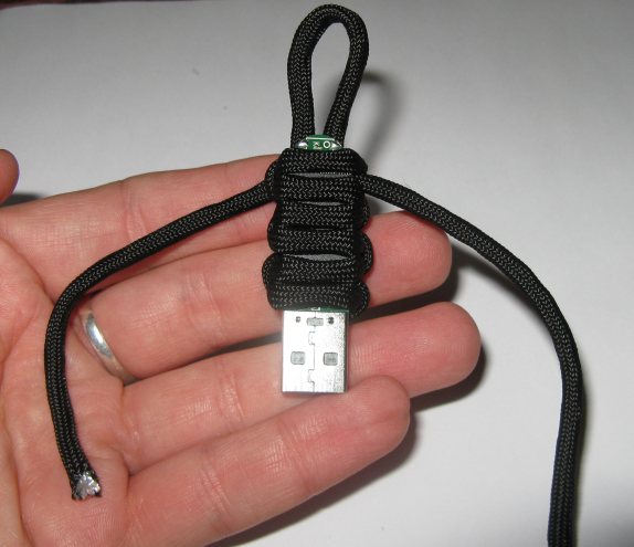 Paracord_flash_drive_09.JPG