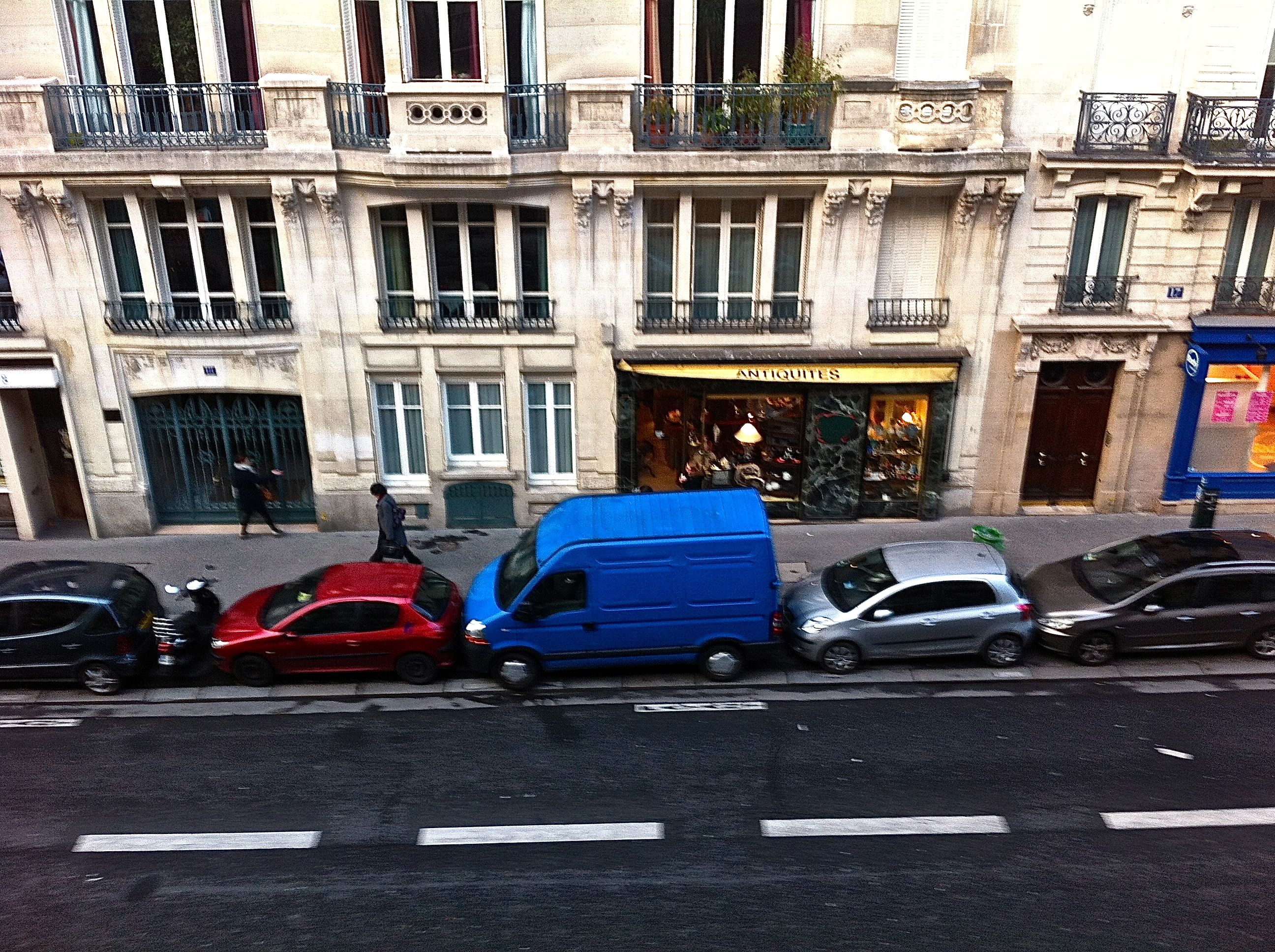 Parking-in-Paris.jpg