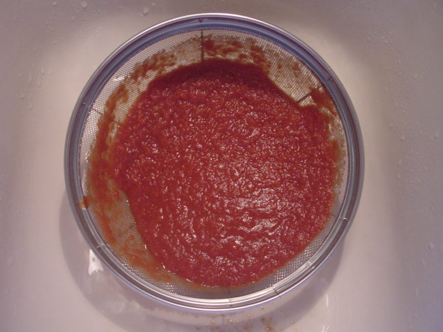 Pizza sauce crushed 02.JPG