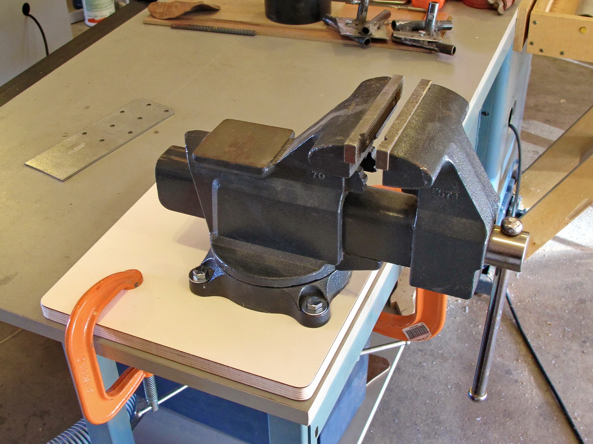 Portable Vise 16.JPG