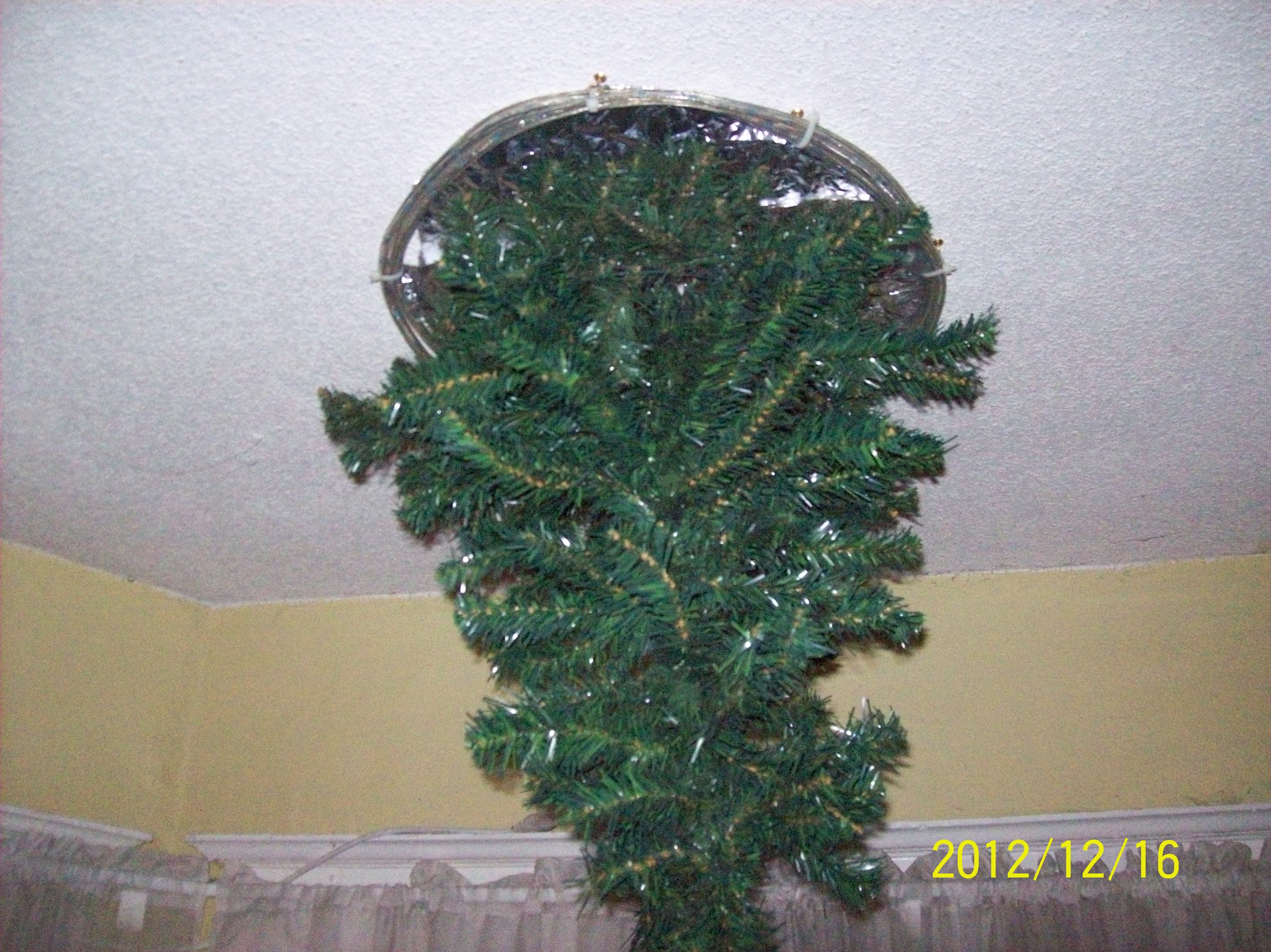 Portal-Christmas-Tree-2012-010.JPG