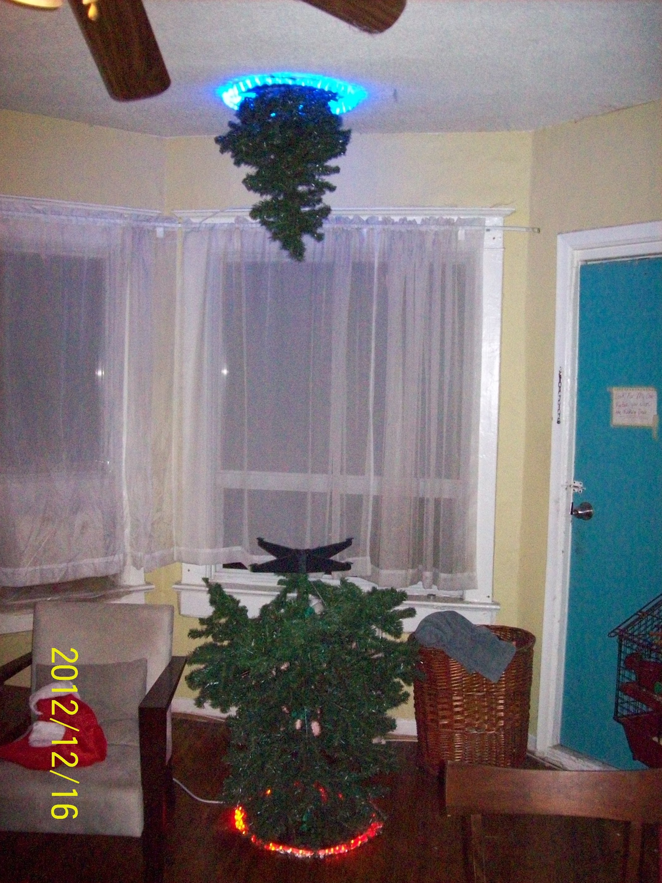 Portal-Christmas-Tree-2012-012.JPG