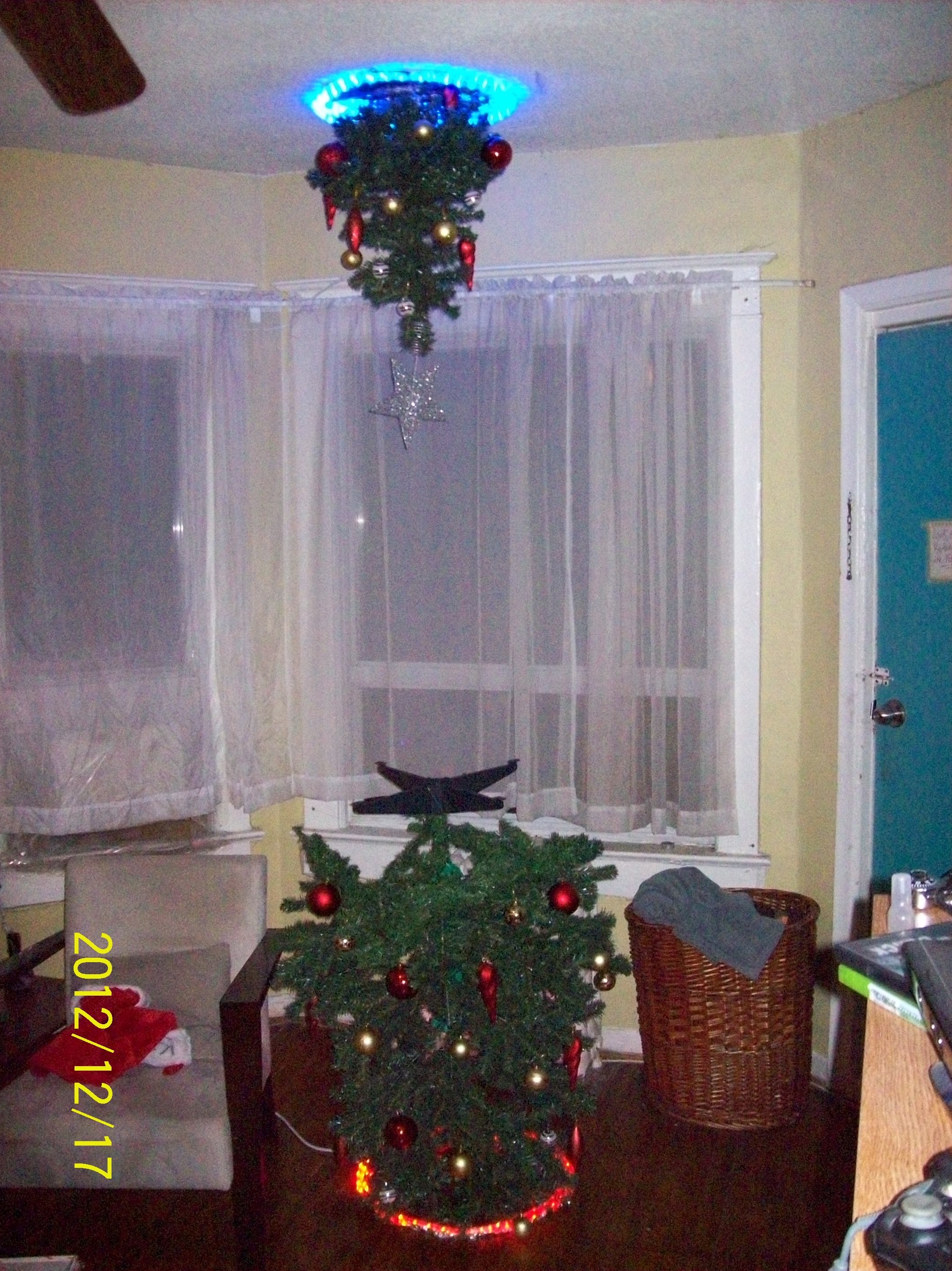 Portal-Christmas-Tree-2012-013.JPG