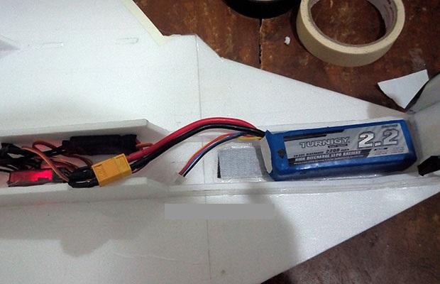 Posisi-baterai-lipo-pada-pesawat-remote-control-rc.jpg