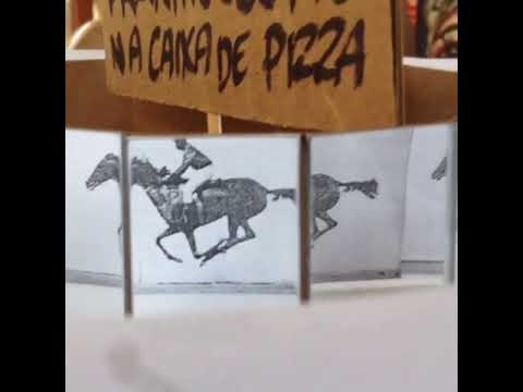 Praxinosc&amp;oacute;pio na Caixa de Pizza