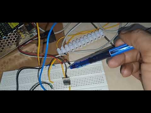 Proximity switch interfacing with a mosfet and controlling a relay. Controlling a lamp 230v AC