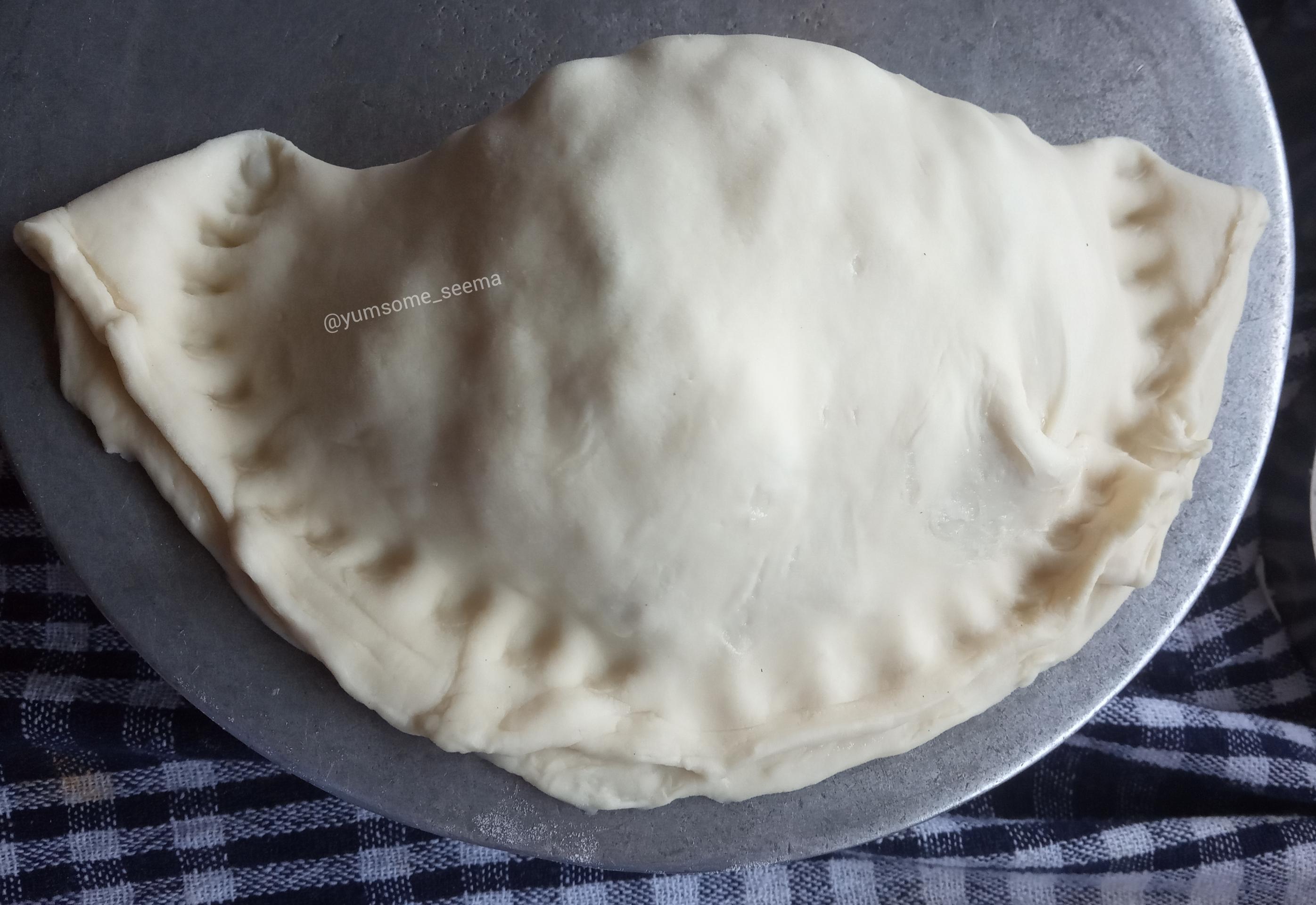 Puff_pastry_calzone.jpg