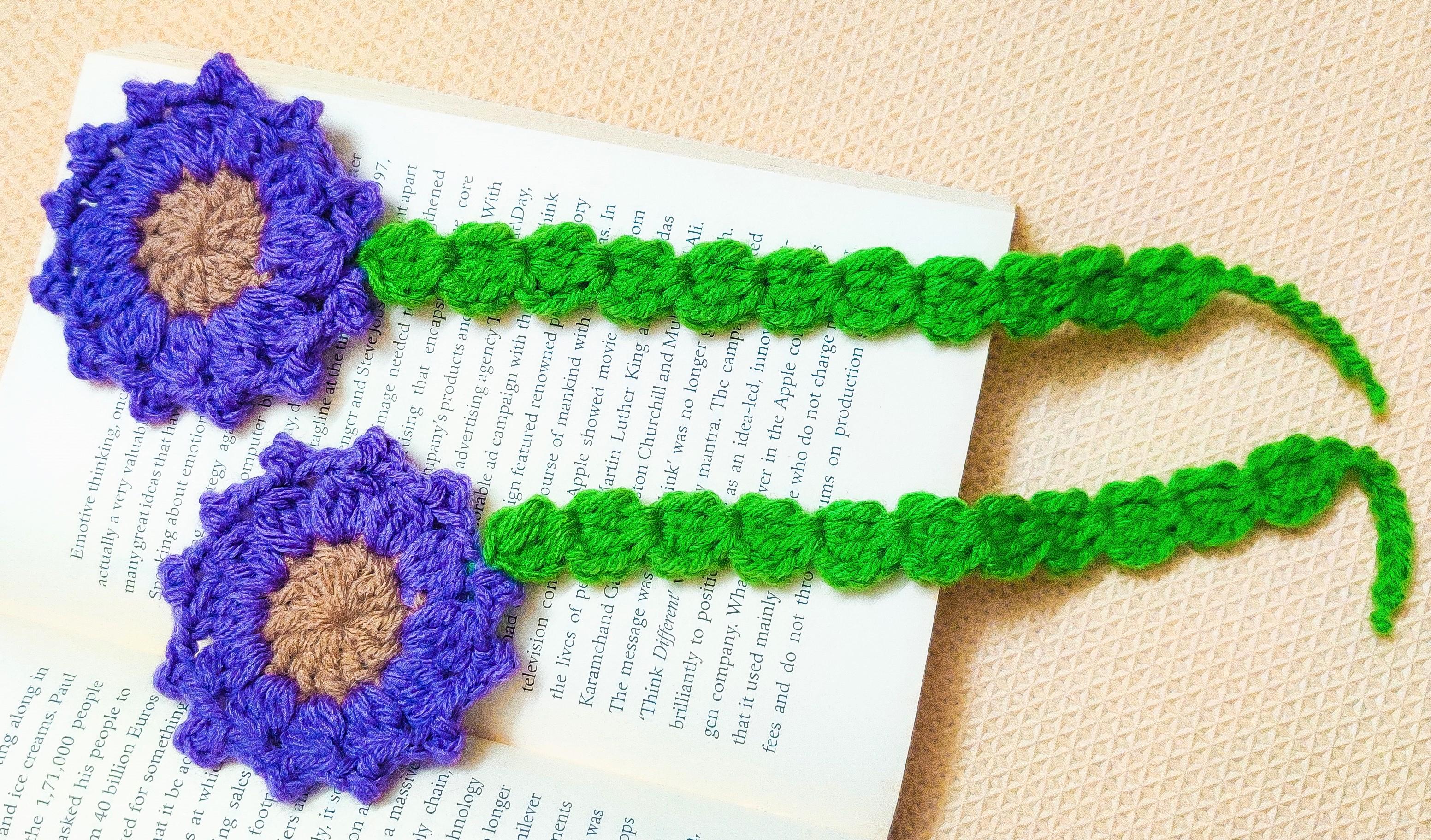 Quick and Easy Crochet Flower Bookmark.jpg