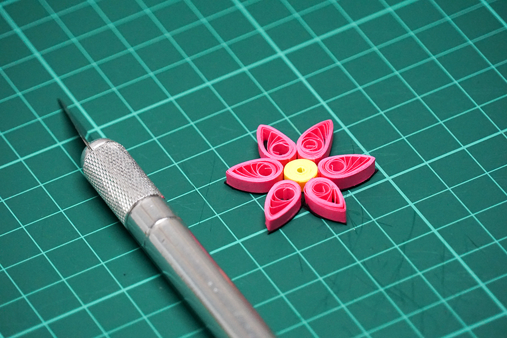 Quilled earrings 2u.jpg