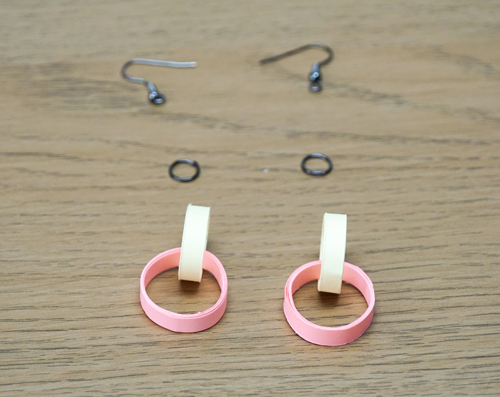 Quilled earrings 4f.jpg