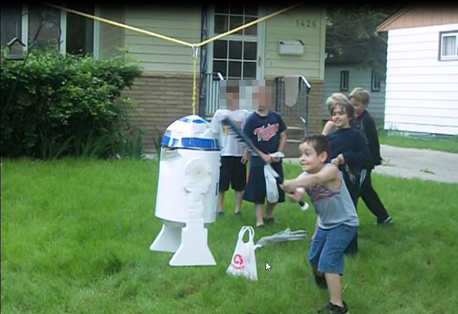 R2D2_Destruction_04.jpg