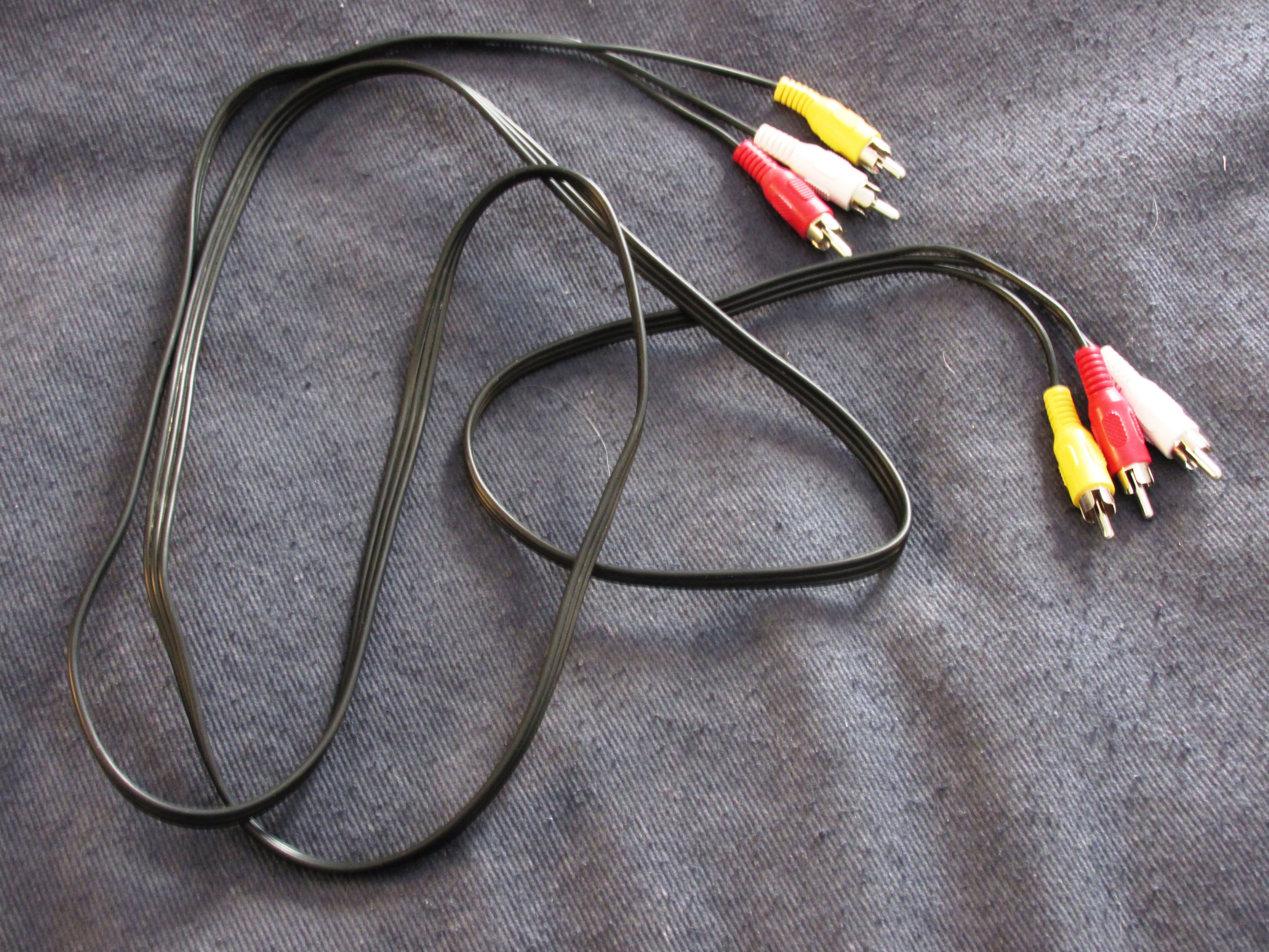 RCA AV cable.JPG