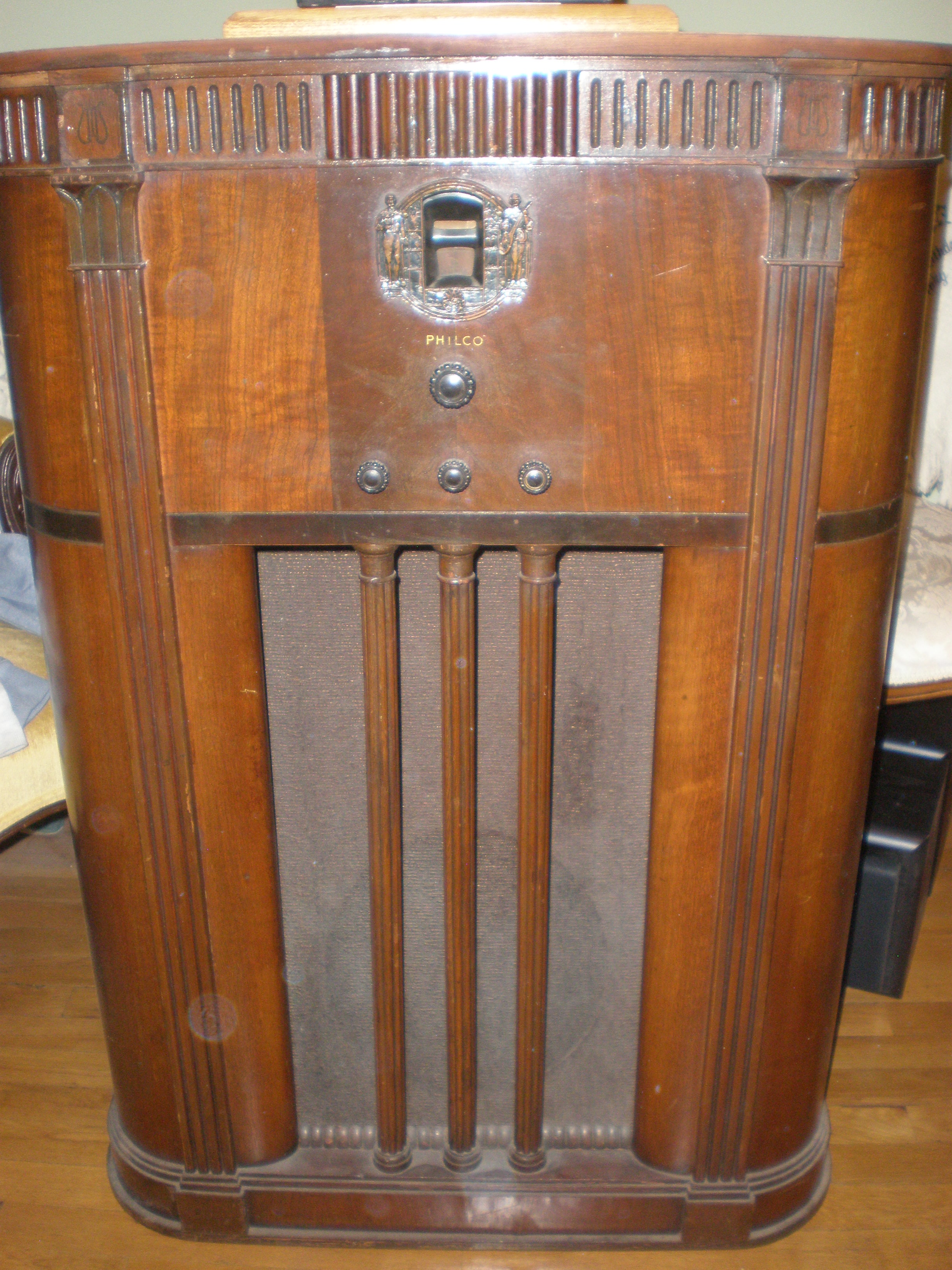 Radio to Wine Rack 001.JPG