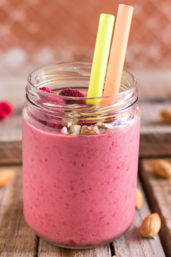 Raspberry-Almond-Smoothie-2.jpg