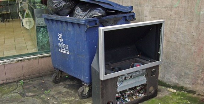 RearProjectionTV_howtogeek.jpg