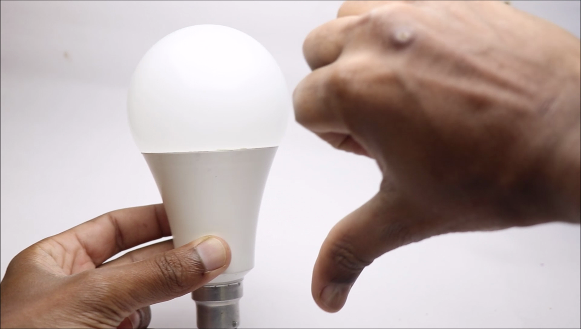 Recycle LED bulbs (6).png