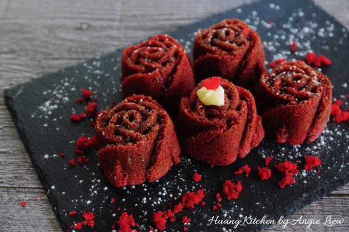 Red-Velvet-Rose-Cupcakes-Recipe-Feature-Photo-3-700x465.jpg