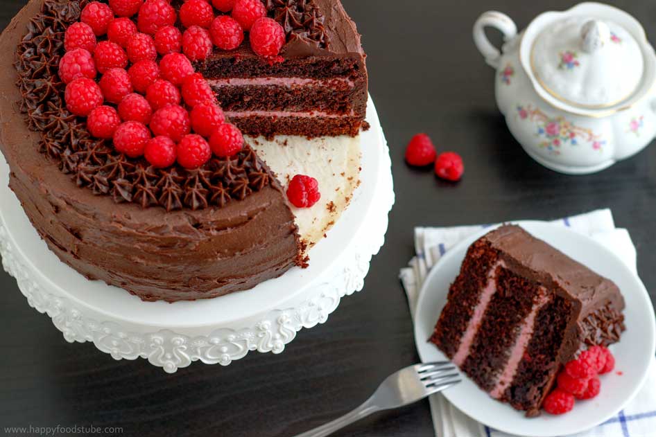 Red-Wine-Chocolate-Raspberry-Cake-Slice.jpg