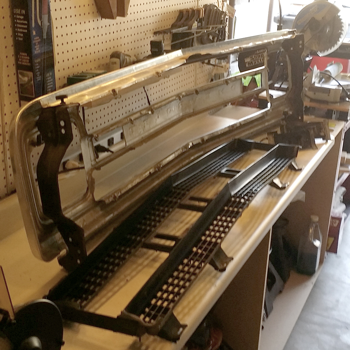 Refurbush-Vintage-Truck-Grill-3.jpg
