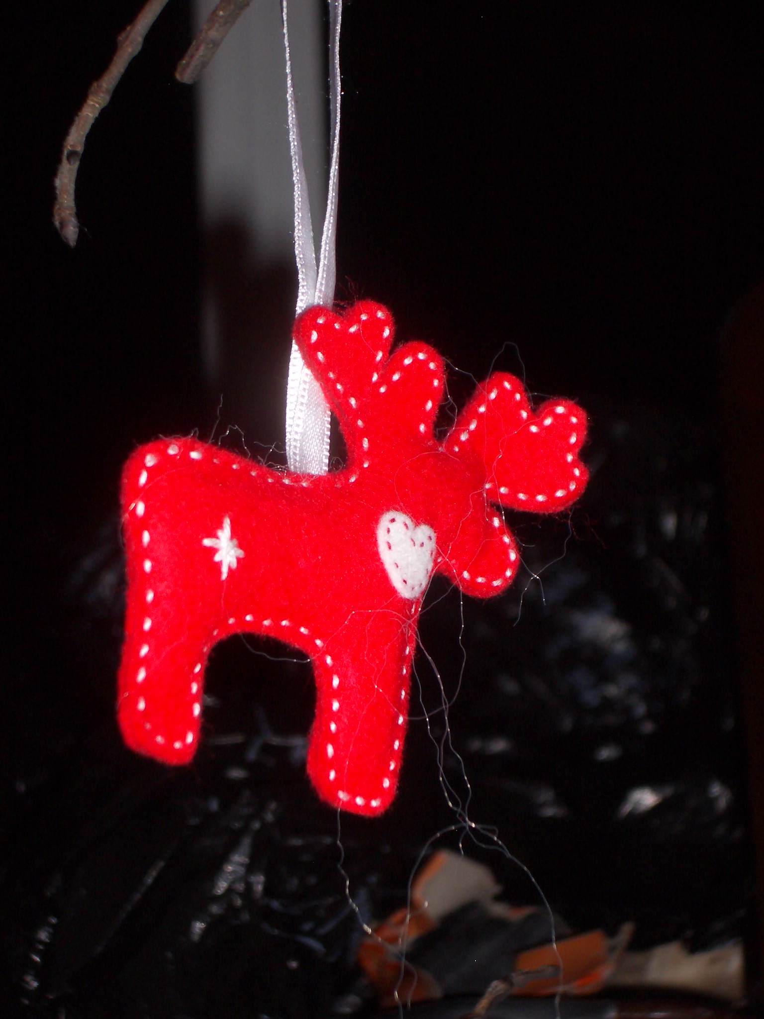 Reindeer on tree.JPG