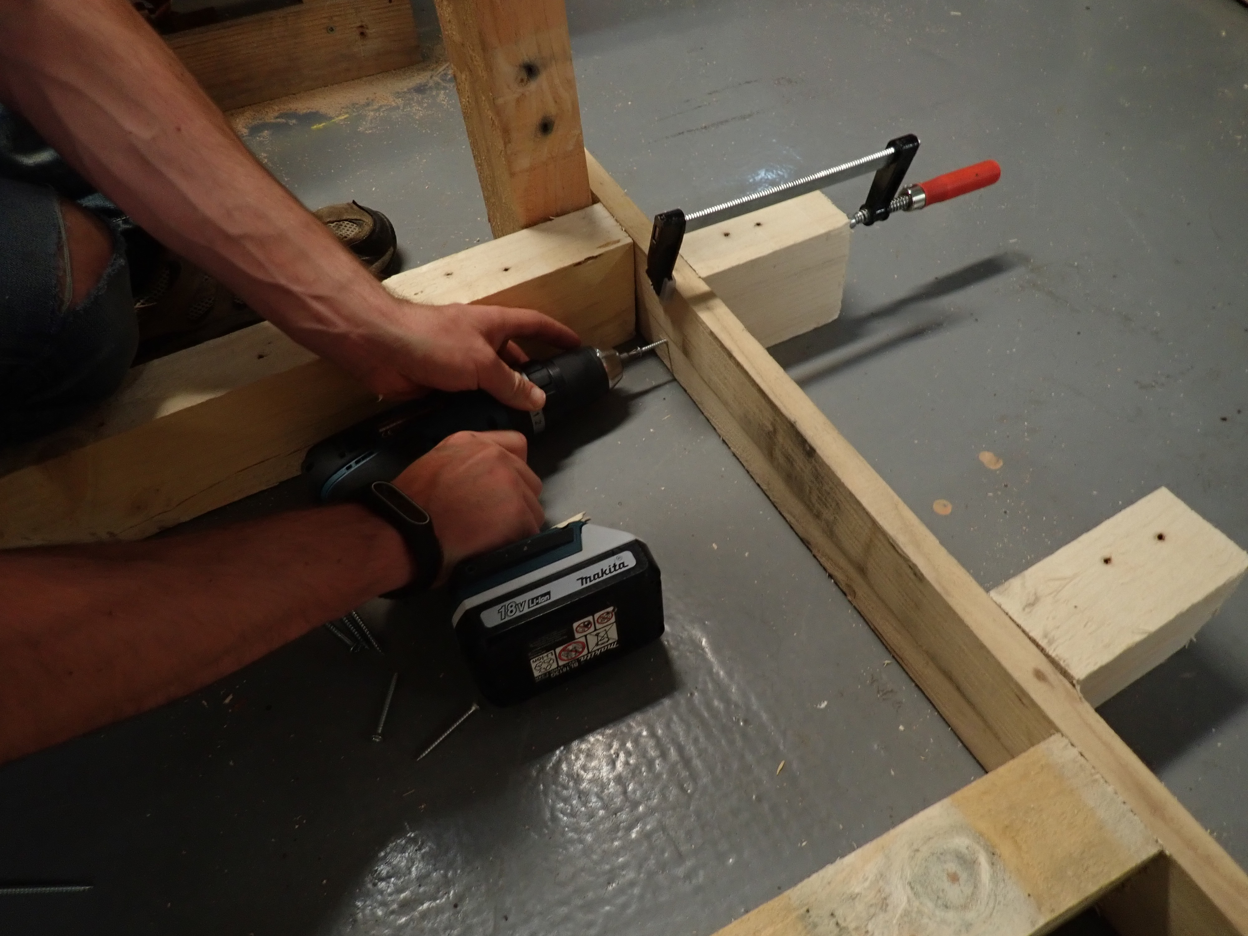Remorque_v_lo_en_bois_4e_vissage_tronc_ext_rieur_PA270079.JPG