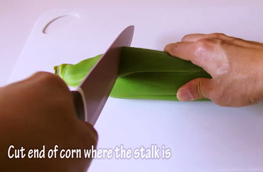 Remove_husk_silk_from_corn_1.jpg