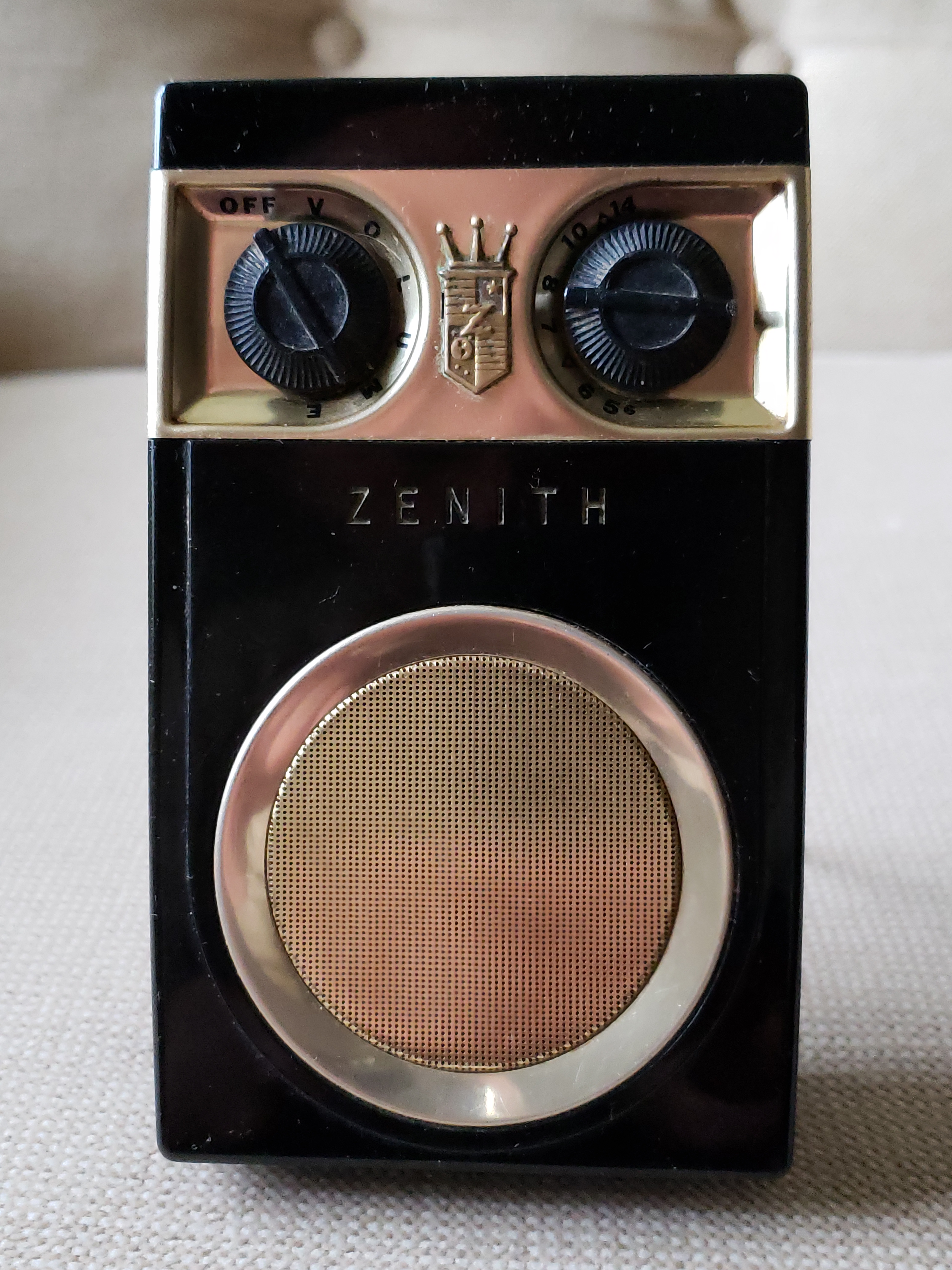 Repaired 1955 Zenith Royal 500 Transistor Radio.jpg