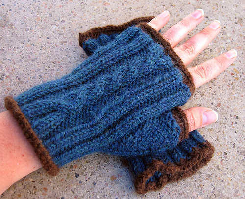 Ribbed Cable Mitts