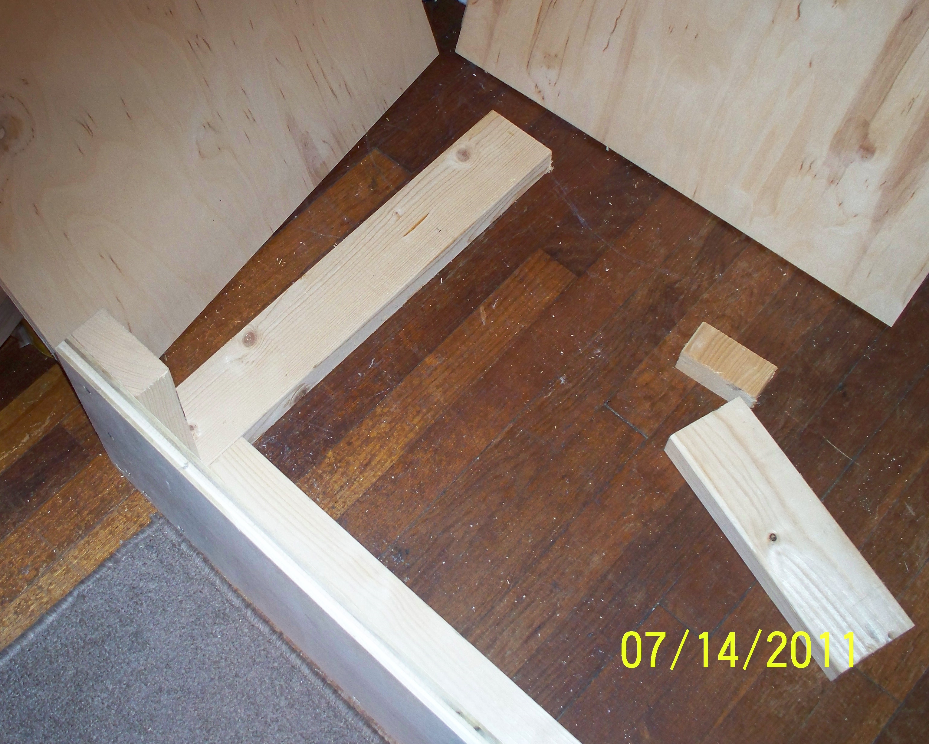 Robert's Desk 006.jpg