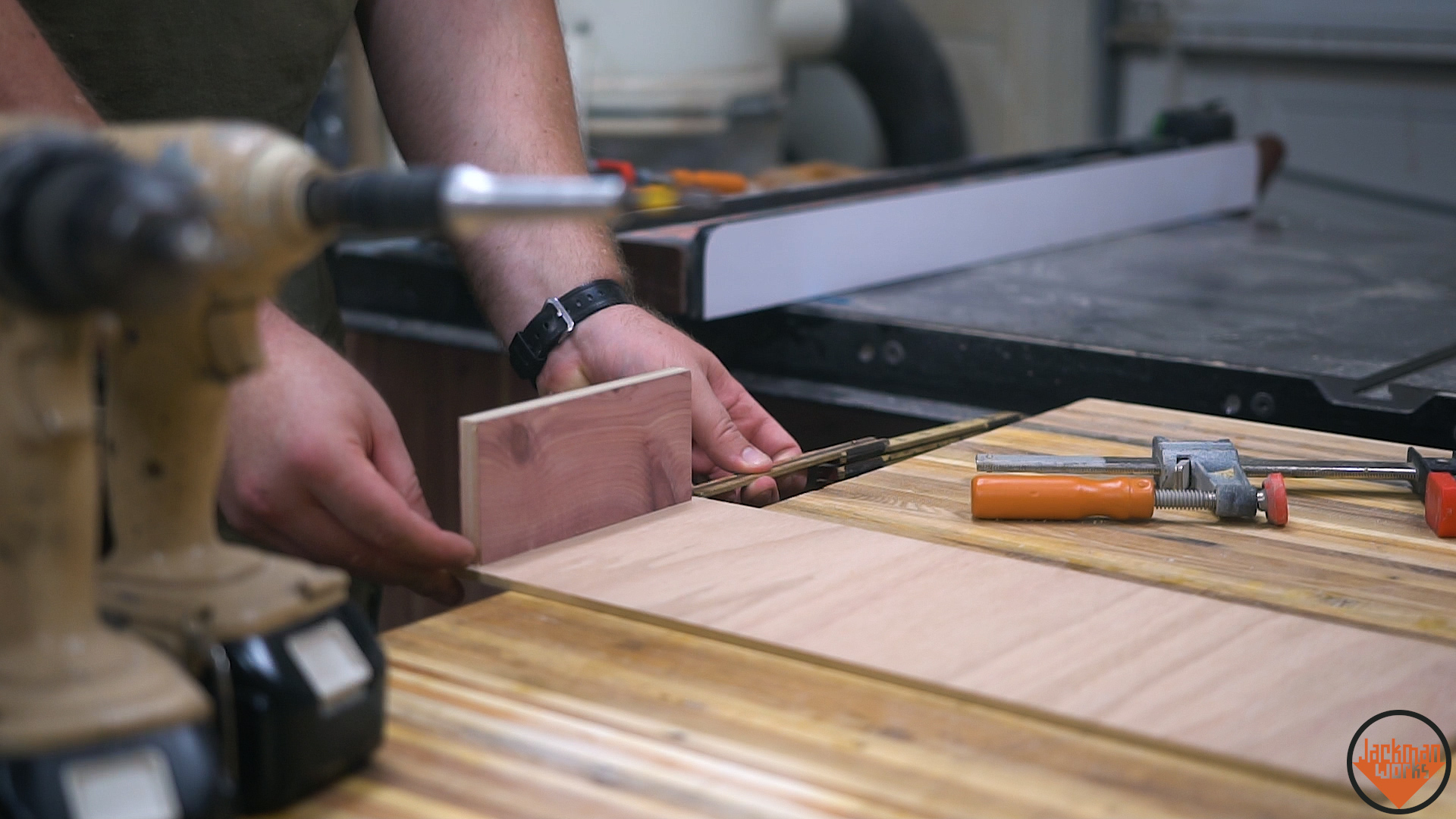 Router Table &amp; Storage Cabinet 25.jpg