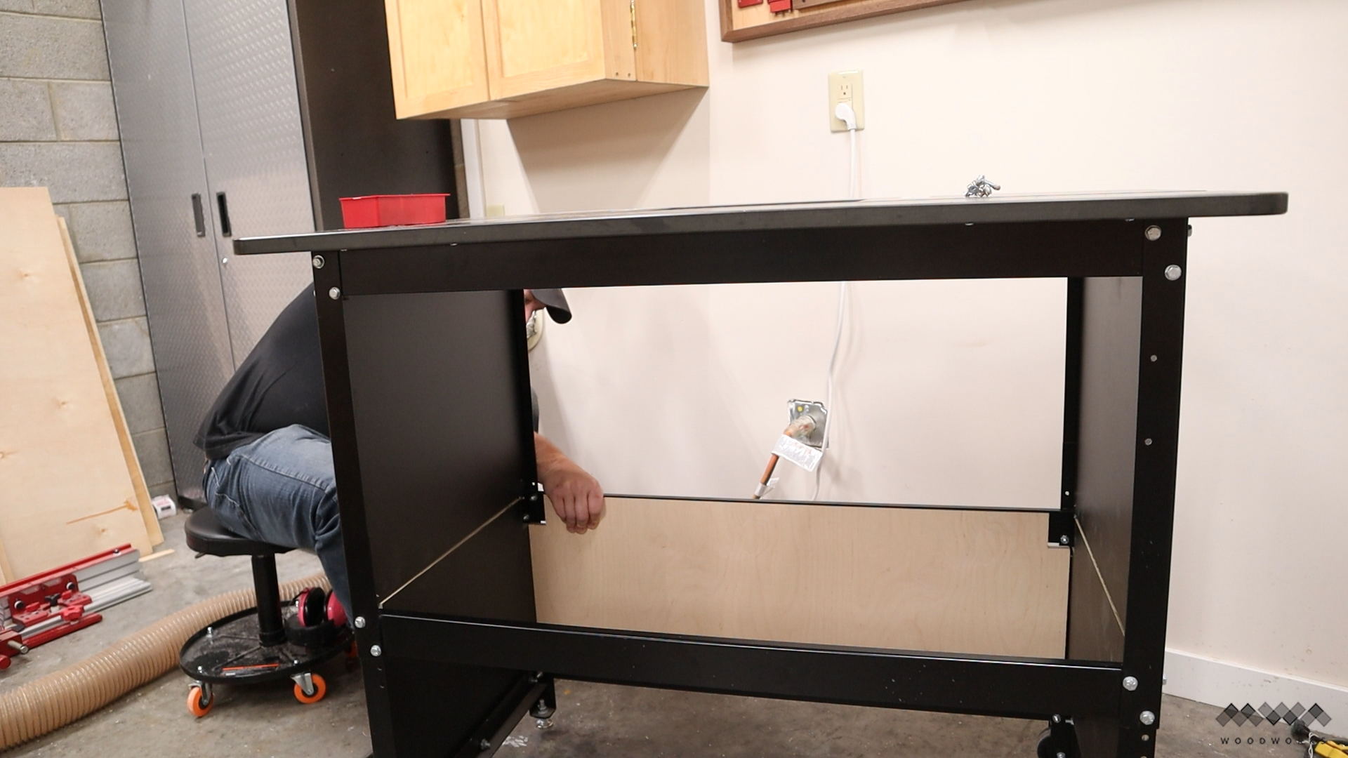 Router Table Storage Installing Panels 3.bmp