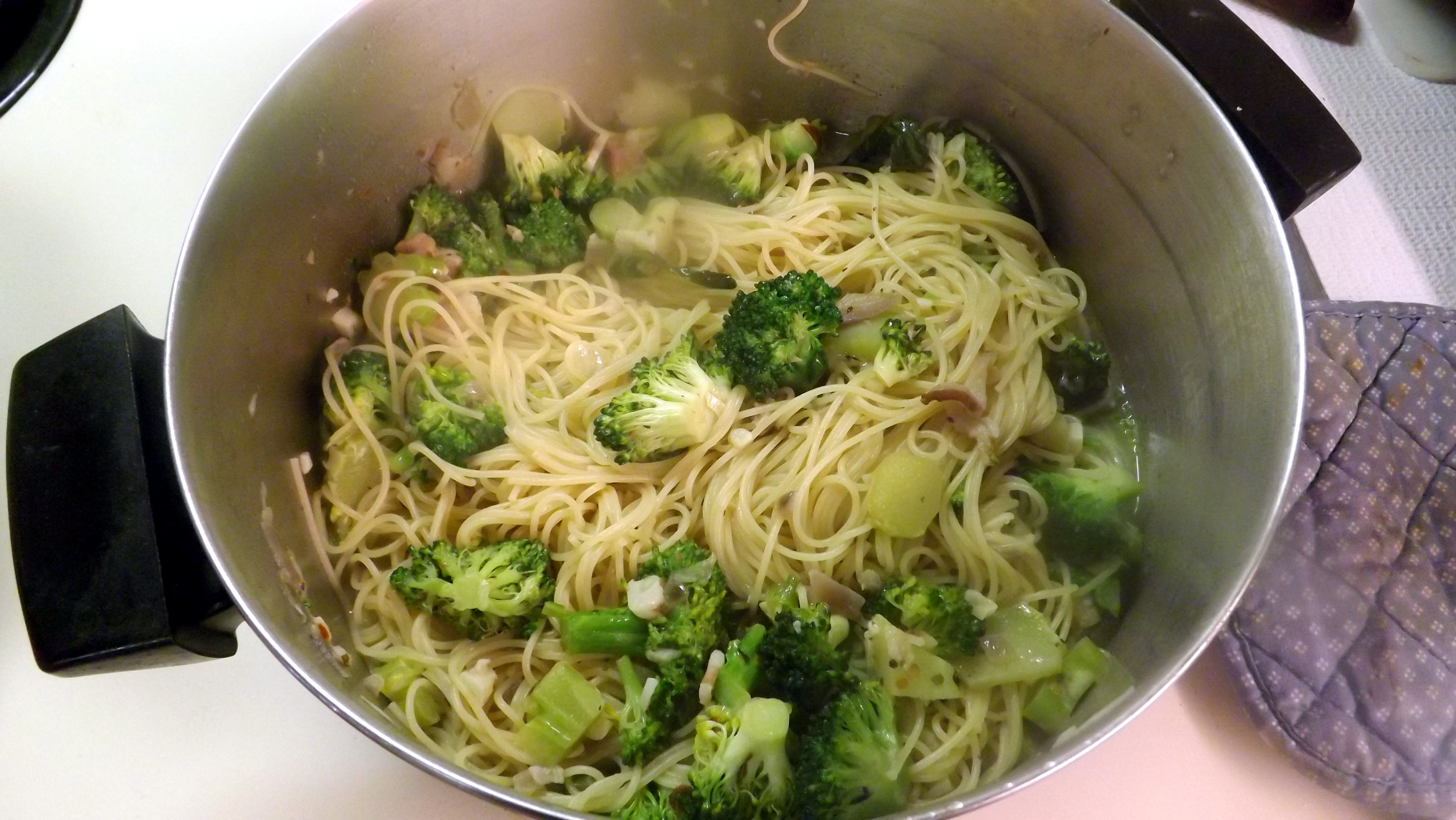 SAUTEED BROCCOLI  IN A GARLIC-ANCHOVY PARMESAN OLIVE OIL SAUCE 024.JPG