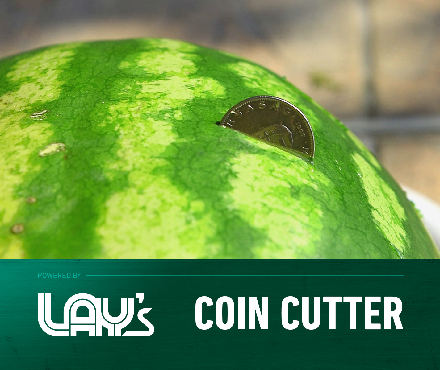 ST-Lays_thumb_P21_How to cut a watermelon into half with a coin_01.jpg