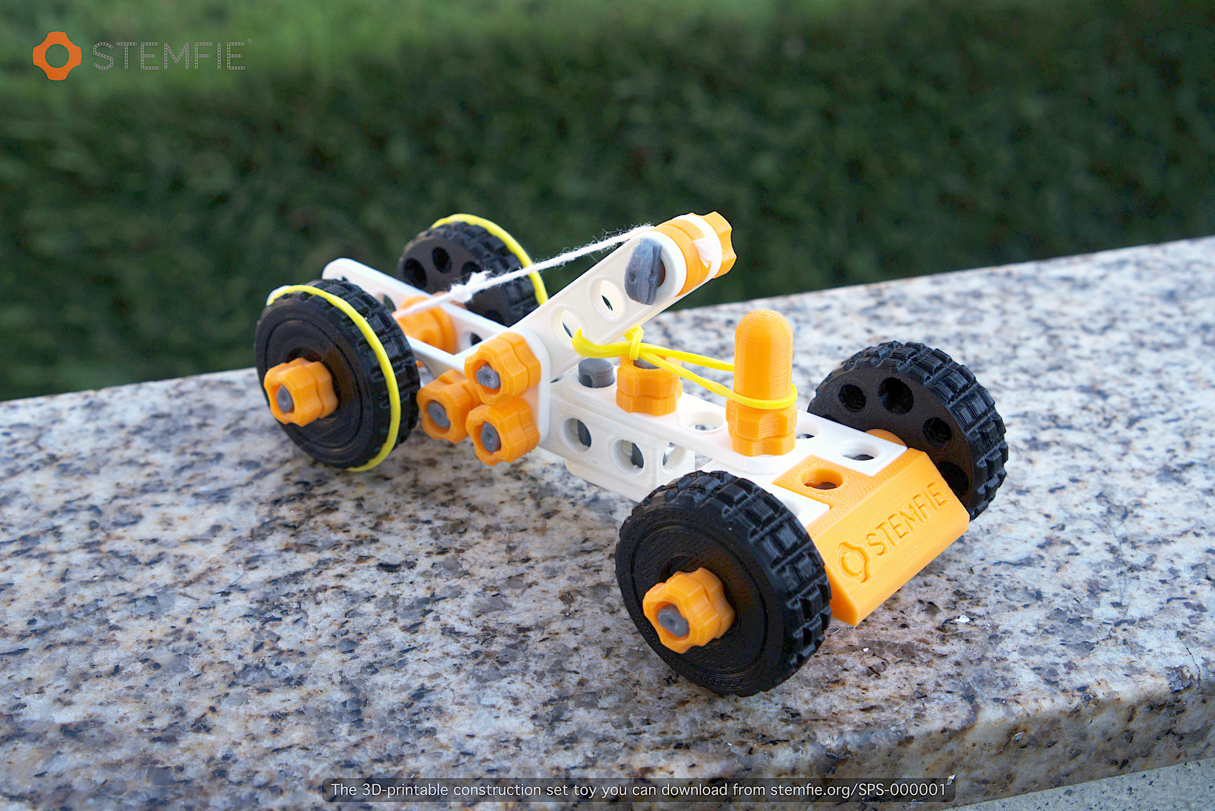 STEMFIE - 3D-printable rubber band-driven toy car - Main - SPS-000001 - stemfie.org.jpg