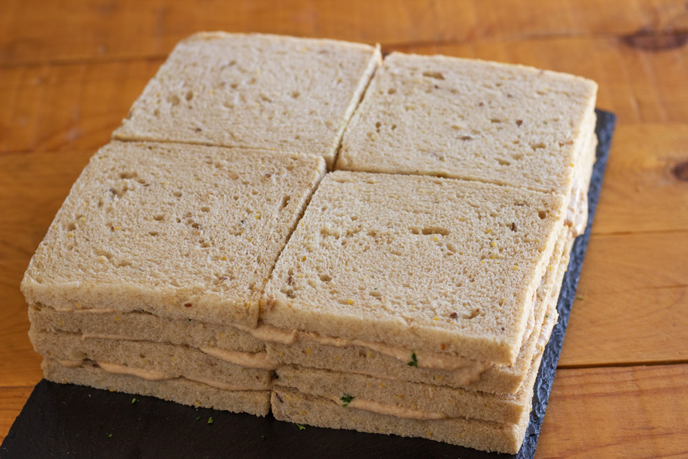 Sandwich-Cake-Step-by-Step-1.jpg