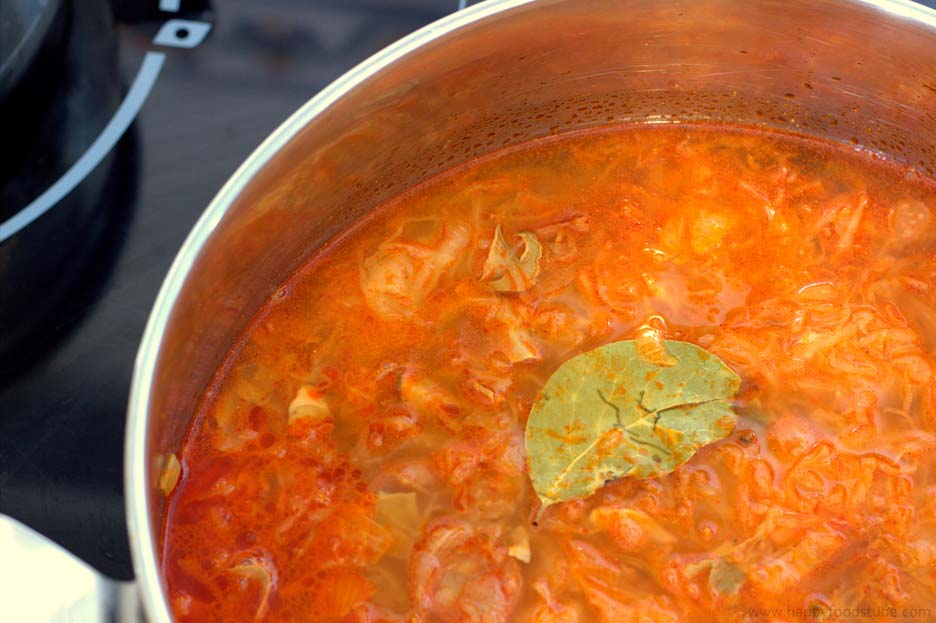 Sauerkraut-Soup-Cooking.jpg