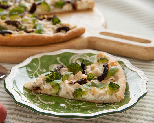 Savory-Chicken-Vegetable-Pizza-Large.jpg