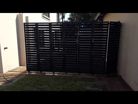 Sectional sliding gate