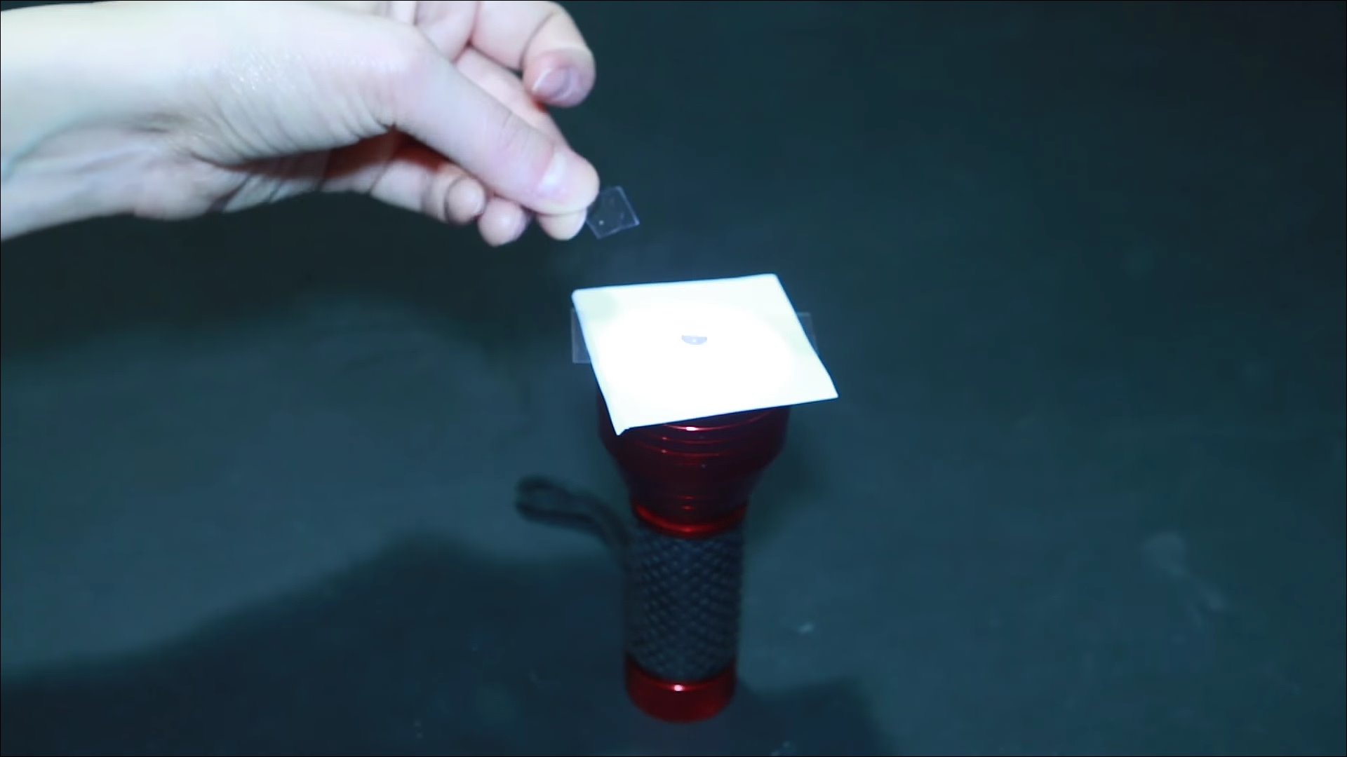 See Microbes with this DIY Phone Microscope - YouTube_2.MKV_000100663.jpg