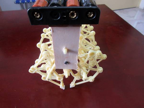 Self-propelled Strandbeest 3.JPG