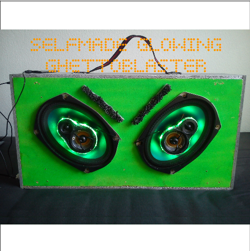 Selfmade glowing Ghettoblaster.PNG