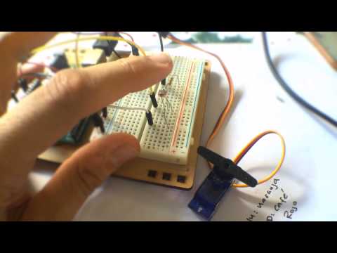 Servo + photoresistor Arduino