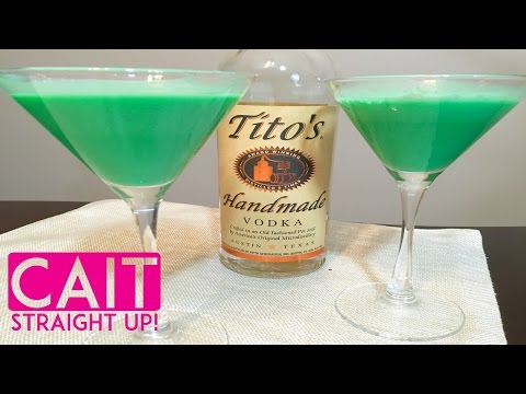 Shamrock Shake Martini Recipe | Cait Straight Up