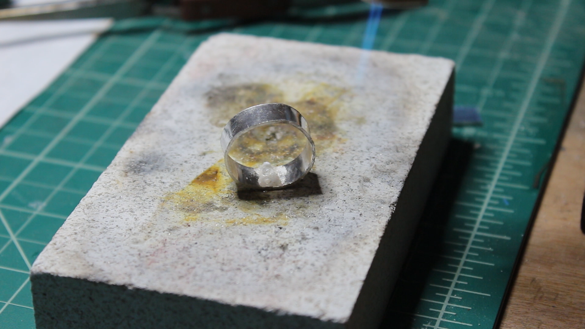 Silver Walnut Ring 7.bmp